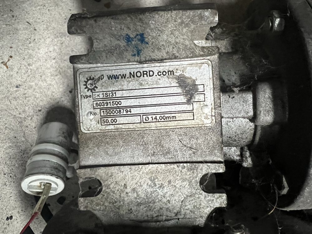 Podajnik przekladnia motoreduktor