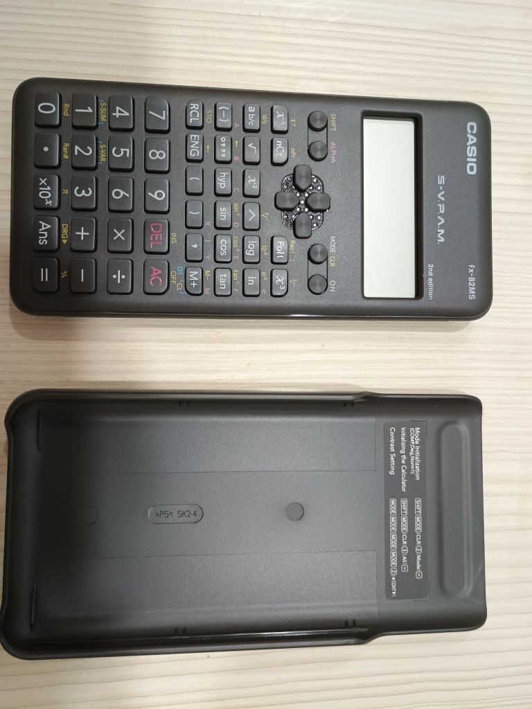 Калькулятор CASIO fx-82MS