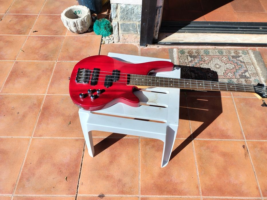 Guitarra baixo shortscale Gear4music , 3/4 Chicago Trans red