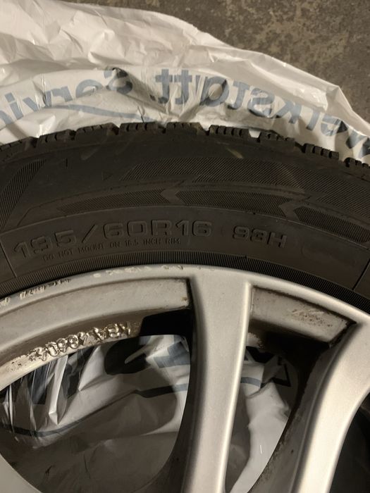 Goodear opony zimowe 195/60R16