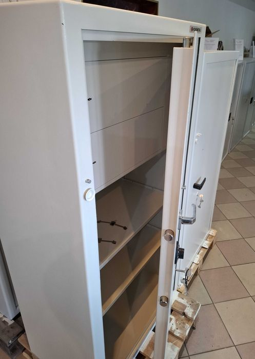 Szafa pancerna Konsmetal MS1/B, 180 kg, 2 skrytki, dwa zamki