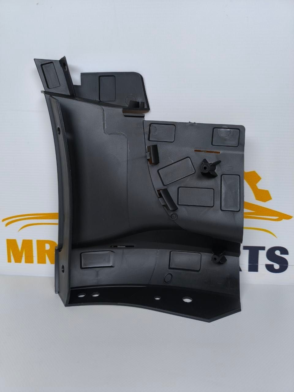 Повітропровід кріплення туманки Tesla M3 1084175-00-D 1084177-00-D