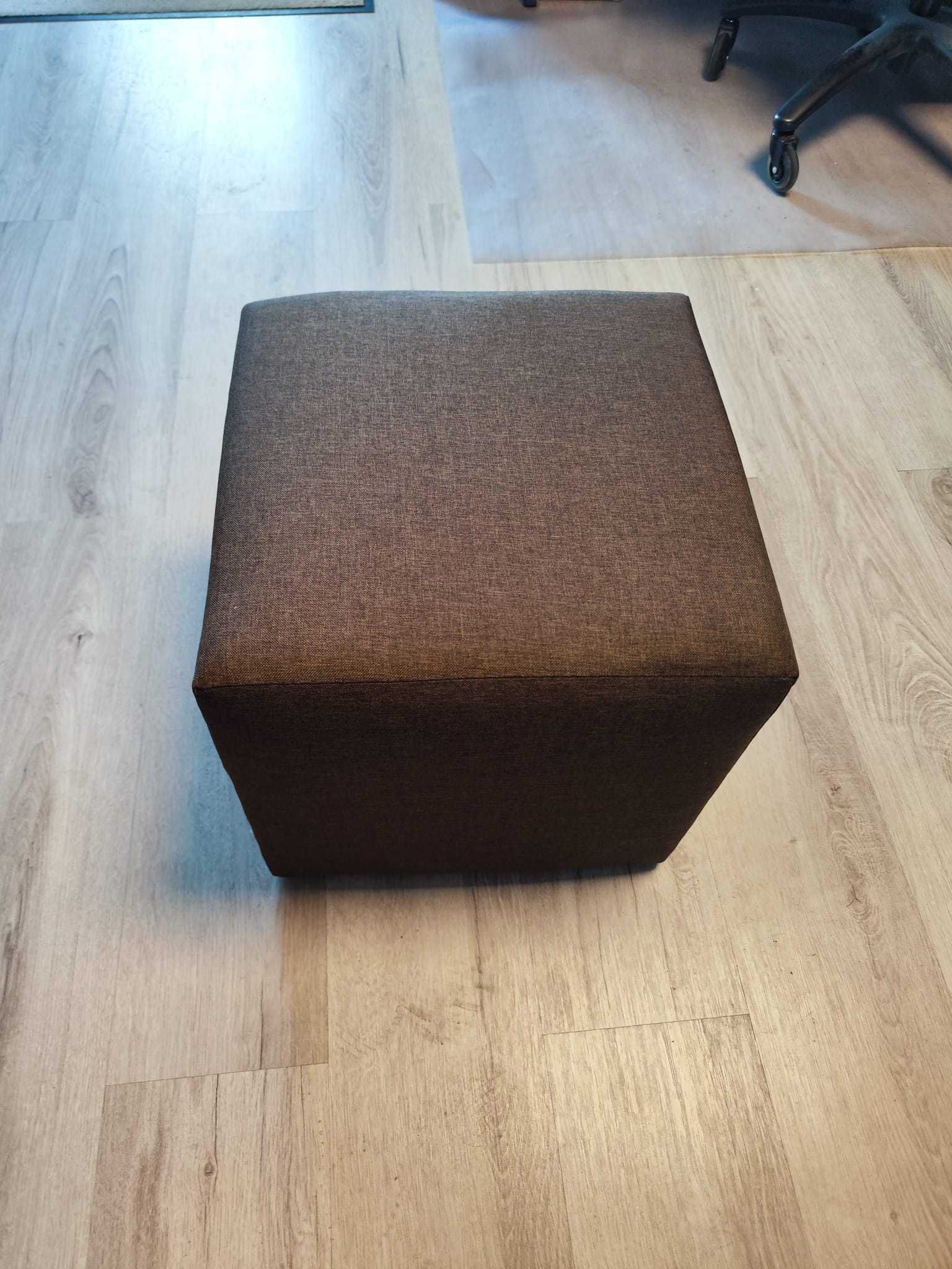 Pufa  brązowa kwadratowa tkanina 40x40 stołek