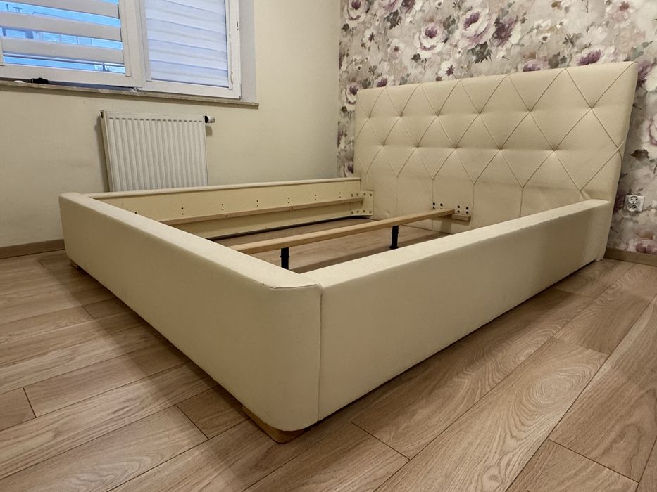 Łóżko ze stelażem 160x200 jasny beż