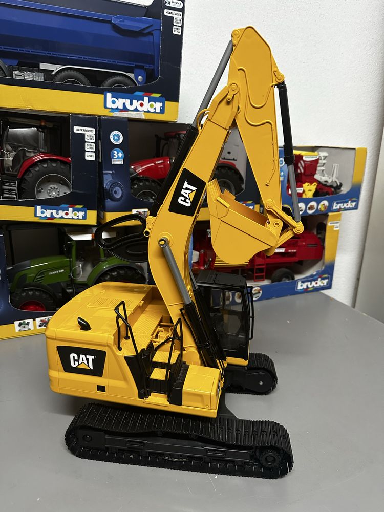 Bruder - Escavadora Caterpillar