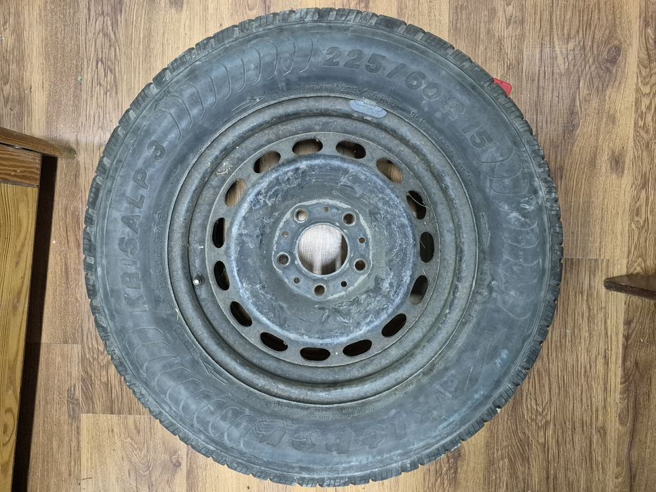 Felga stalowa 15 z oponą Kleber 225/60 R15