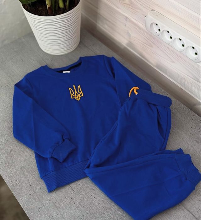 Продам костюм