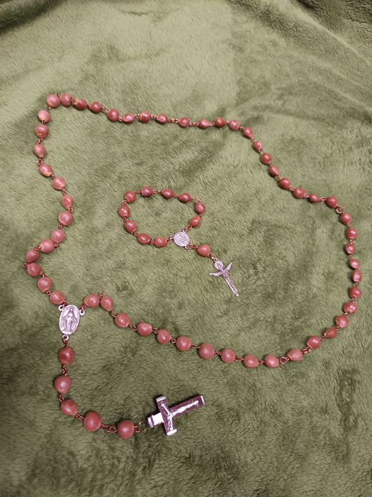 Różaniec i koronka z nasion kłokoczki (łzy Hioba). Piękny, solidny róż