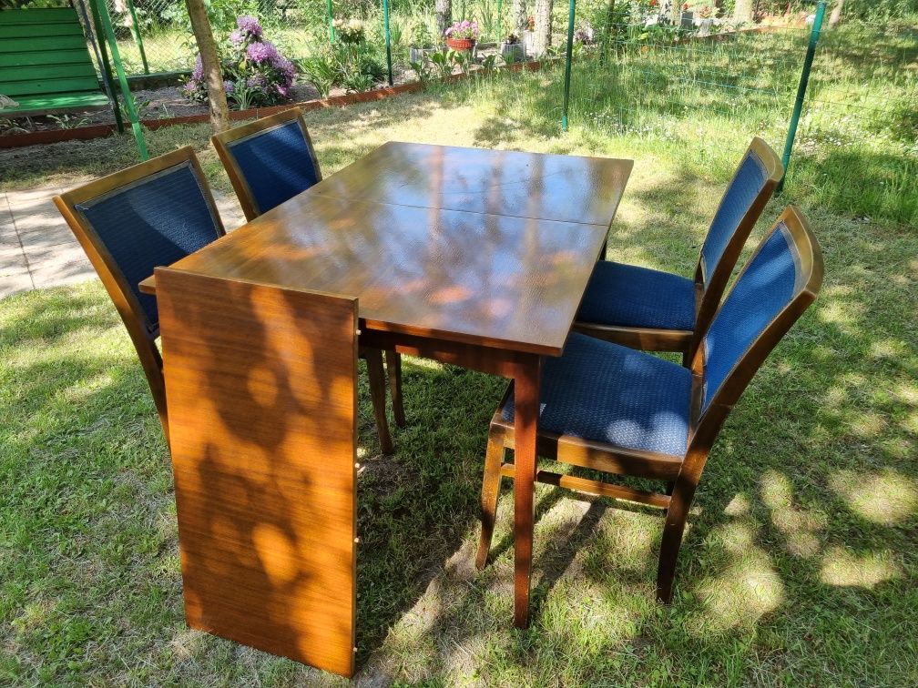 Stół i 6 krzeseł PRL połysk
