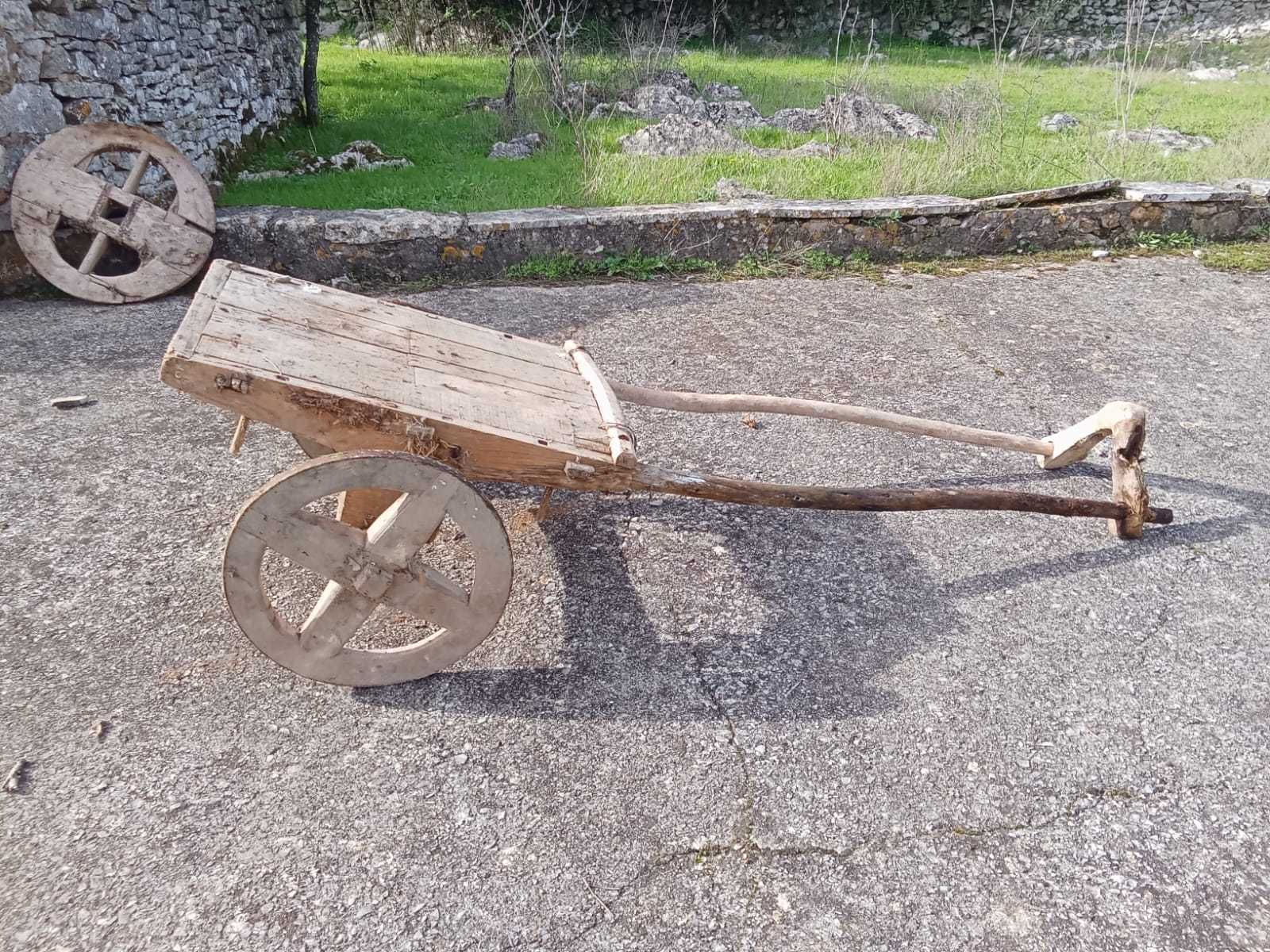 Vendo carroça antiga