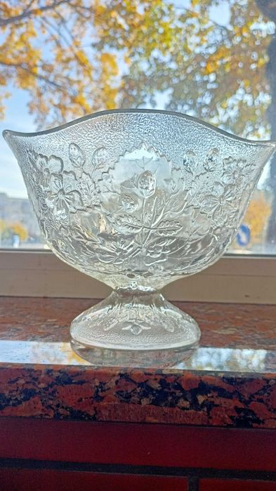 Patera na nodze STRAWBERRY poziomki Eryka Trzewik Drost Ząbkowice