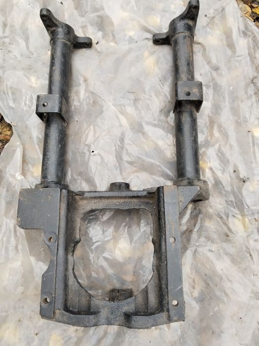 Полурама/рама трактор Т-25 "Владимирец" и с/хоз запчасти б/у.