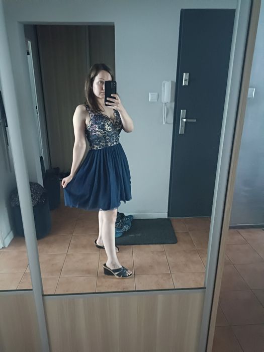 Elegancka sukienka tiulowa z koronką, granatowa, rozmiar uniwersalny