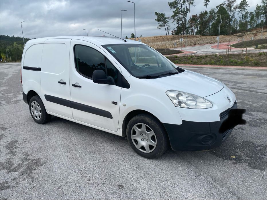 Peugeot Partner office