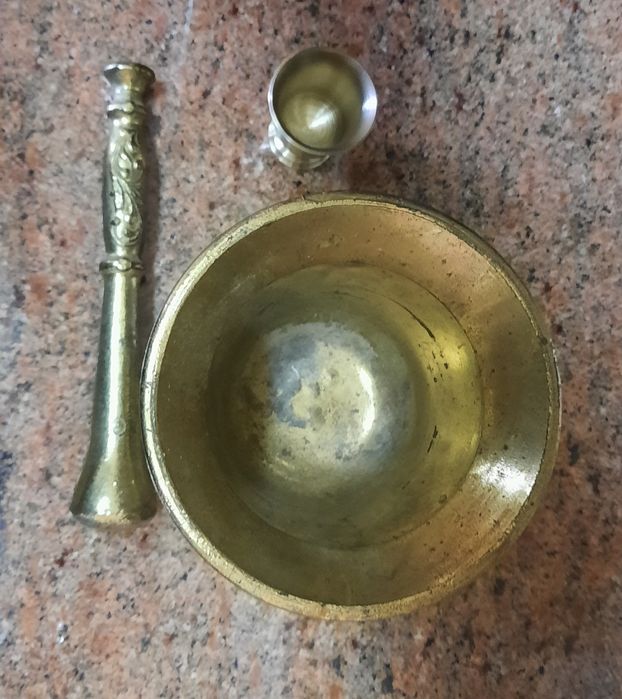 Almofariz, pilão e  mini-almofariz em bronze