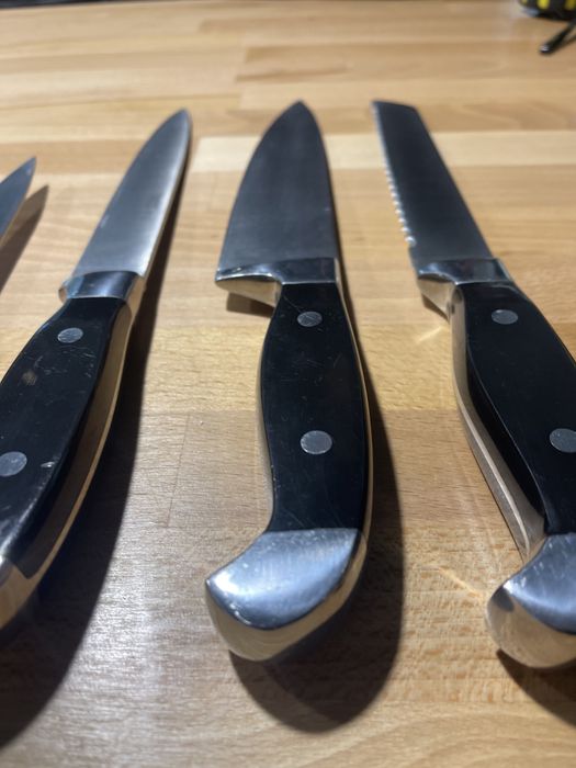 KOMPLET noży + nożyce na stojaku BERGHOFF - 6 elementów