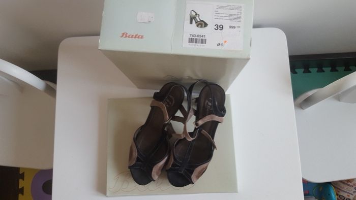 Szpilki na słupku sandały skóra zamsz BATA