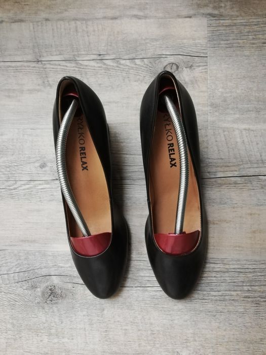 Skórzane buty na obcasie Ryłko rozmiar 39