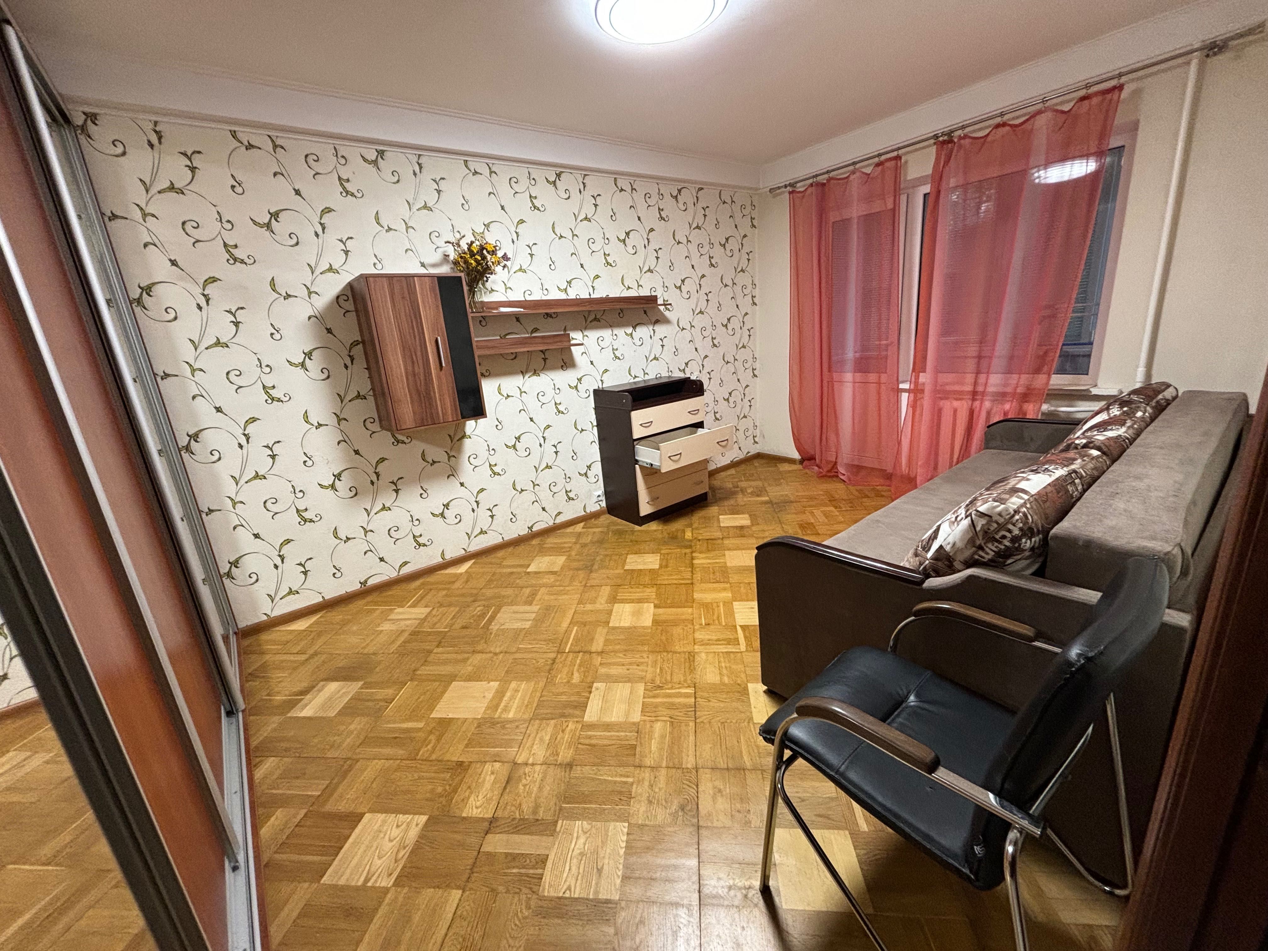 Власниця продає 1-кімнатну квартиру в центрі міста  (метро Лукʼянівка)