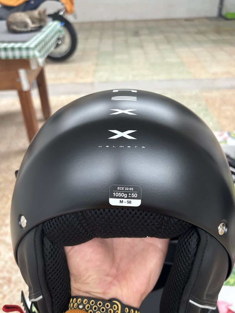 Estou vendendo capacete nexx nova jet tamanho M so un mes y luvas
