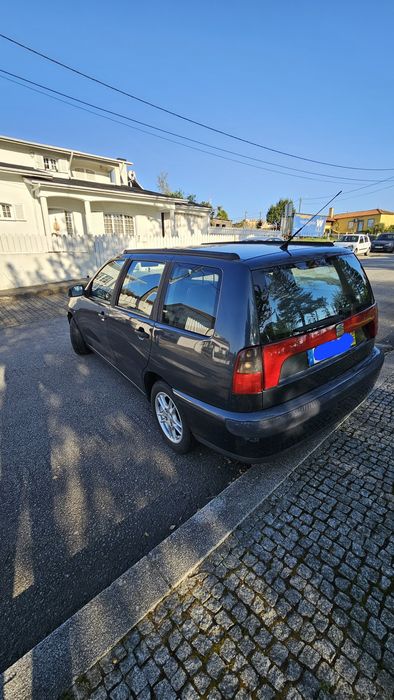 SEAT Cordoba 1.9 TDI
Ano: 1999
Cor: azul
Combustivel: Gasoleo
KM: 270