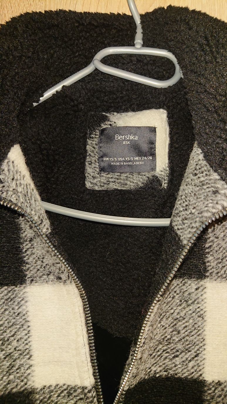 Kurtka kangurka bershka xs /s