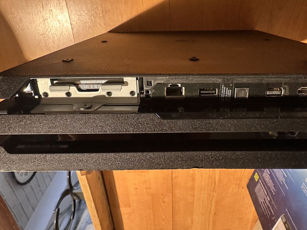 Sony playstation 4 pro 1tb