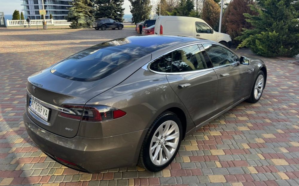 Продам Tesla Modes S