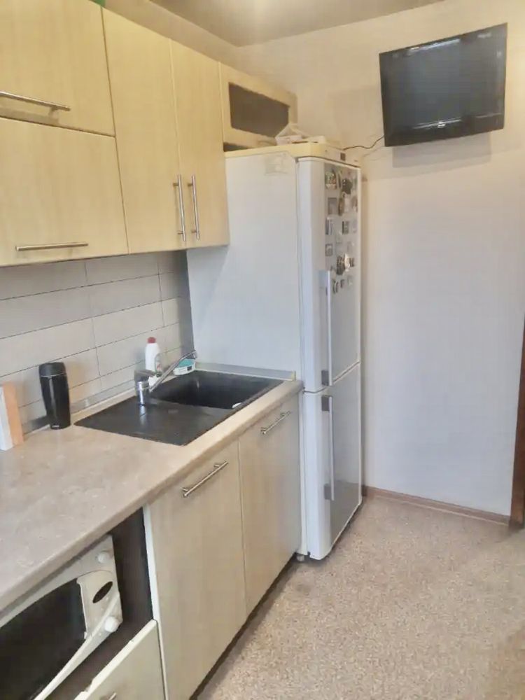 Продам 3х комнатную квартиру ж/м Красный Камень