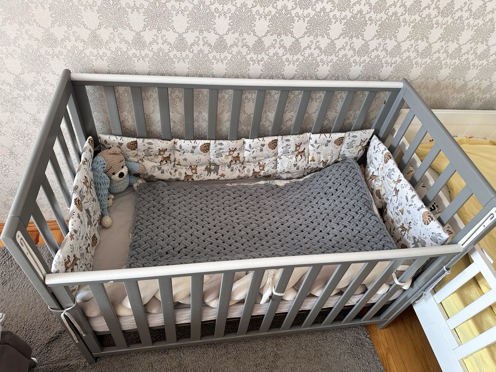 Продаю дитяче ліжечко + матрац . Стан хороший 9/10 .