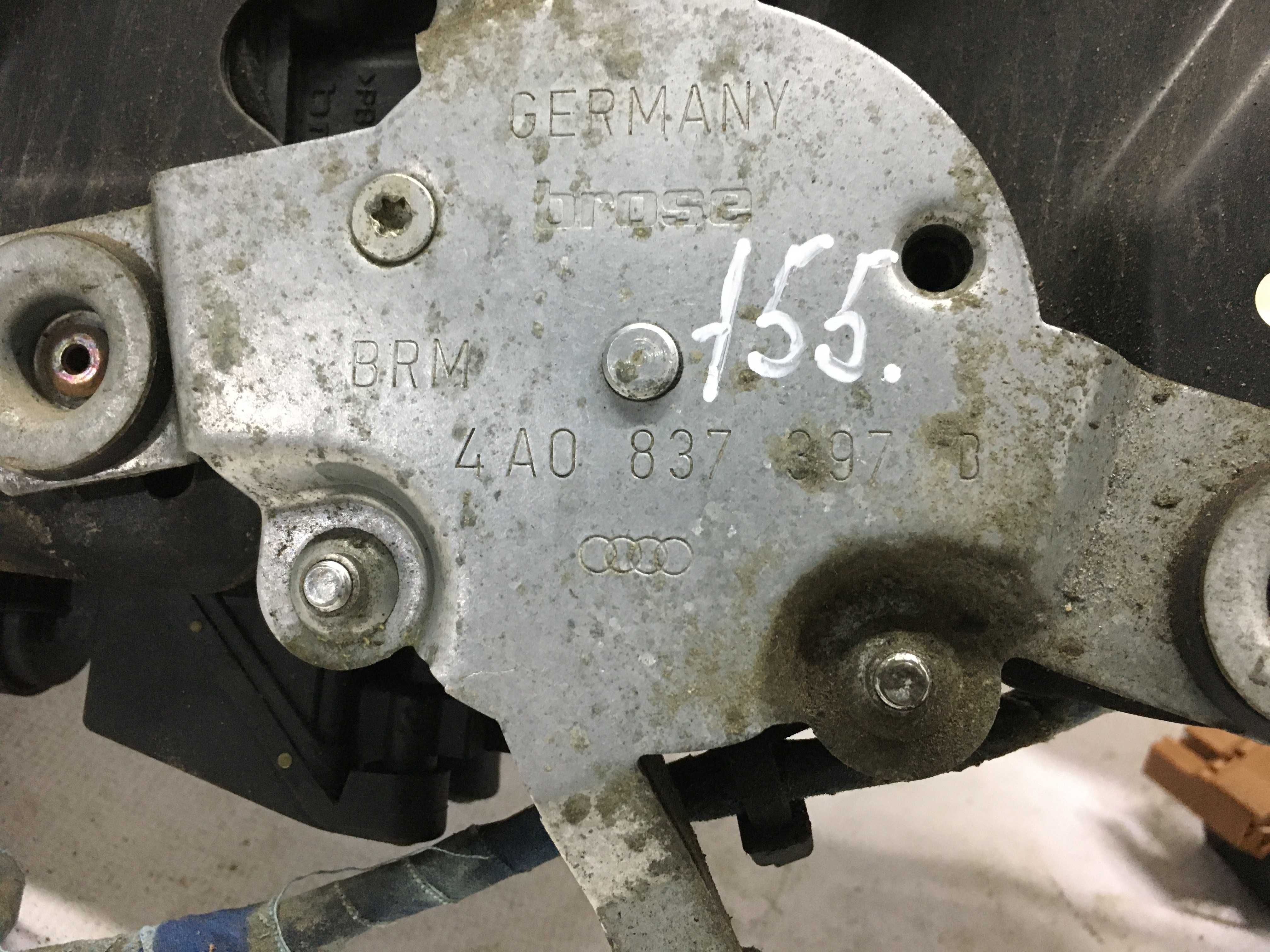 стеклопоДЬЕМНИК НА audi a6 (c4) 94-97