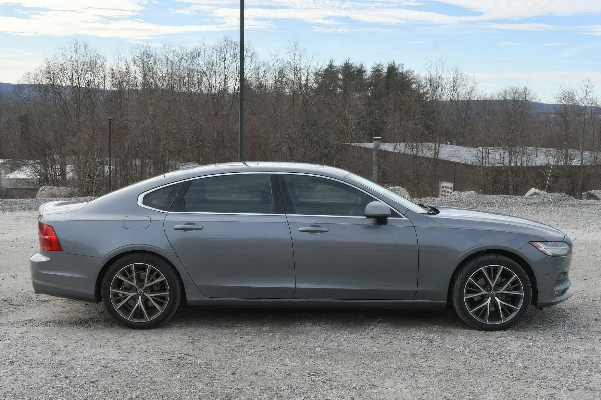 2018 Volvo S90 T5 Momentum