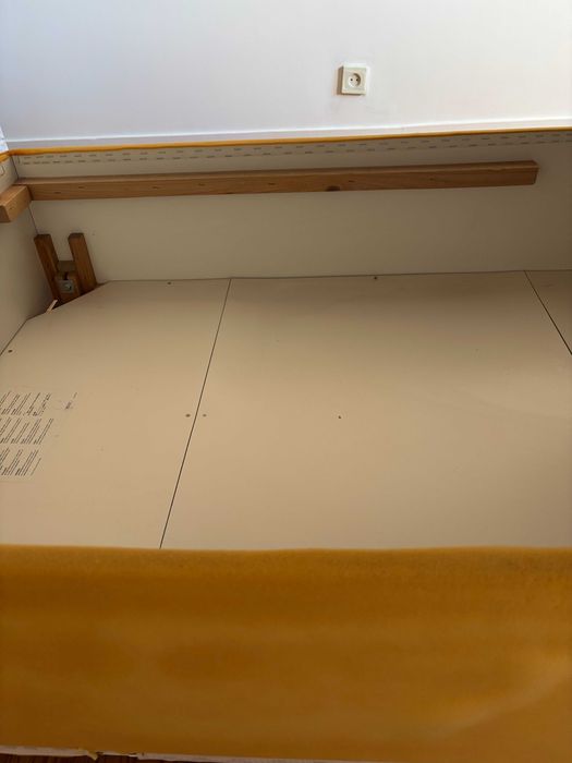 Sommier com arrumação IKEA