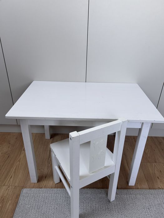 Stolik dla dziecka z krzesełkiem ikea
