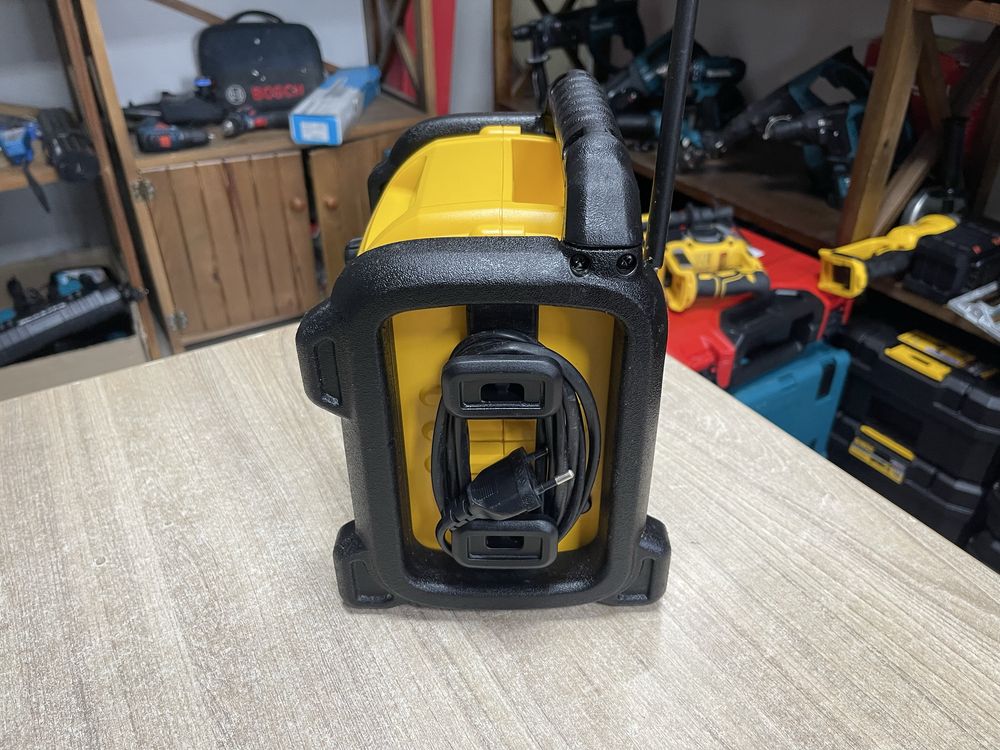 Dewalt DCR019 / будівельне радіо Девольт