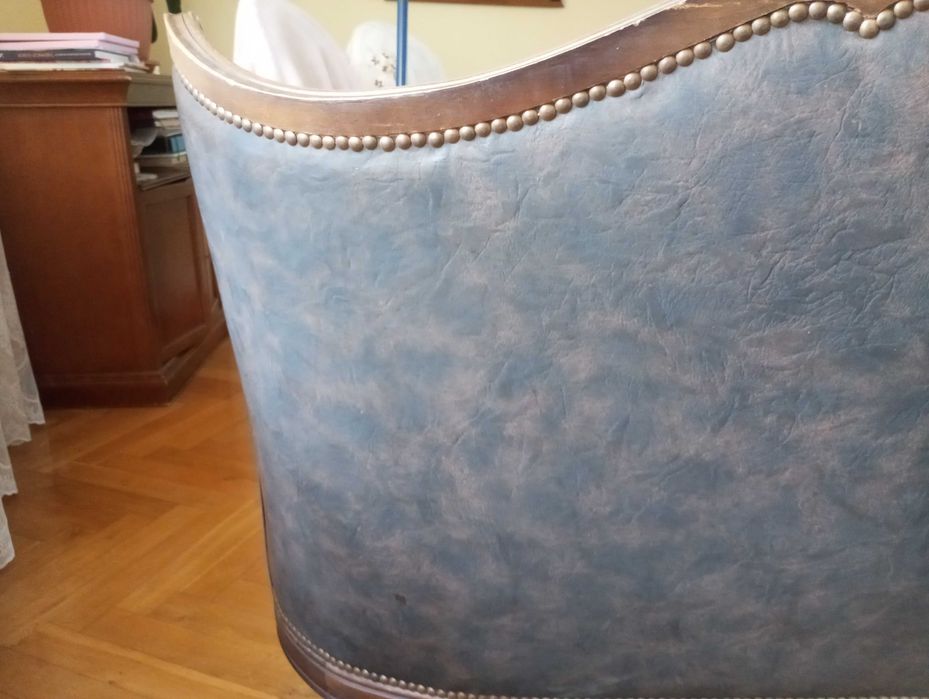 Sofa typu Ludwik używana w dobrym stanie