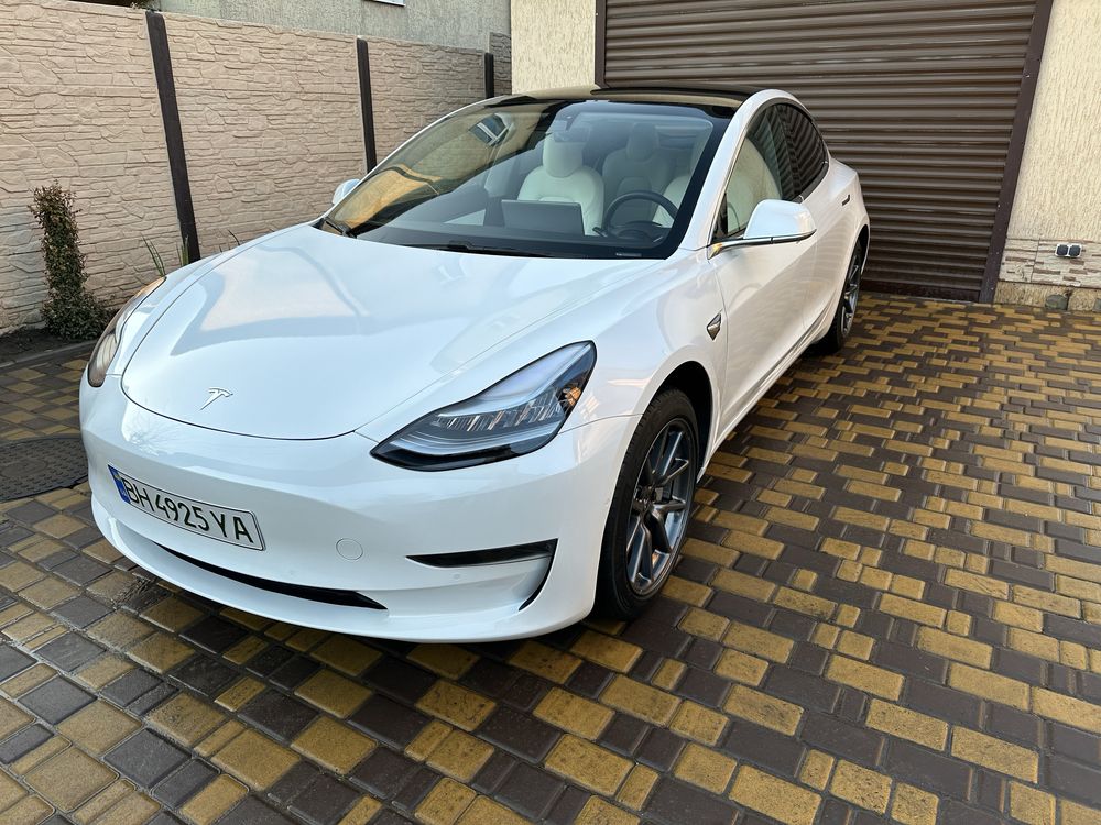 Продам Tesla Model 3