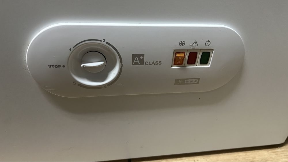 Arca Horizontal Kunft KCF2617 – Excelente Estado!