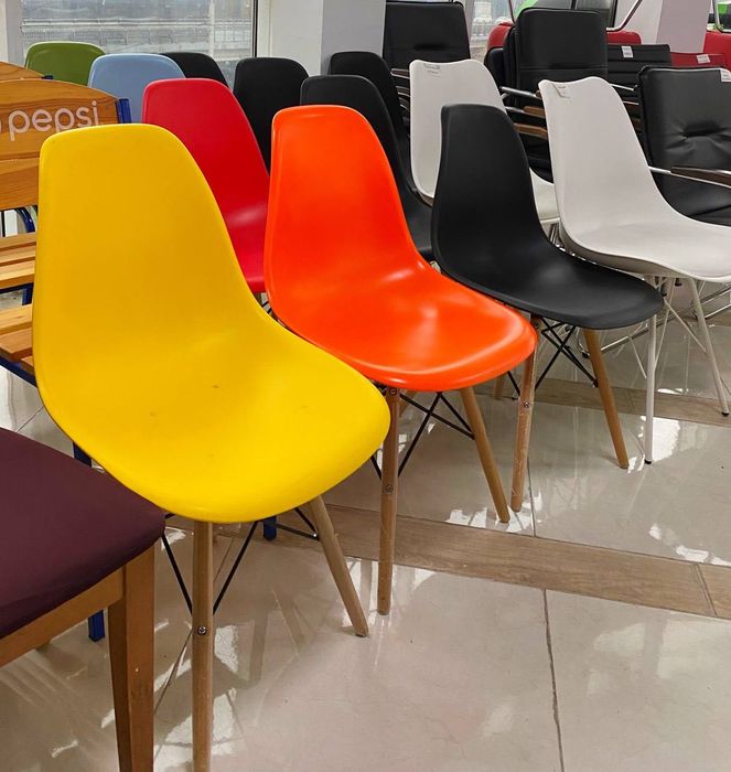 РАСПРОДАЖА стулья кресла компьютерные на колёсах стільці крісла