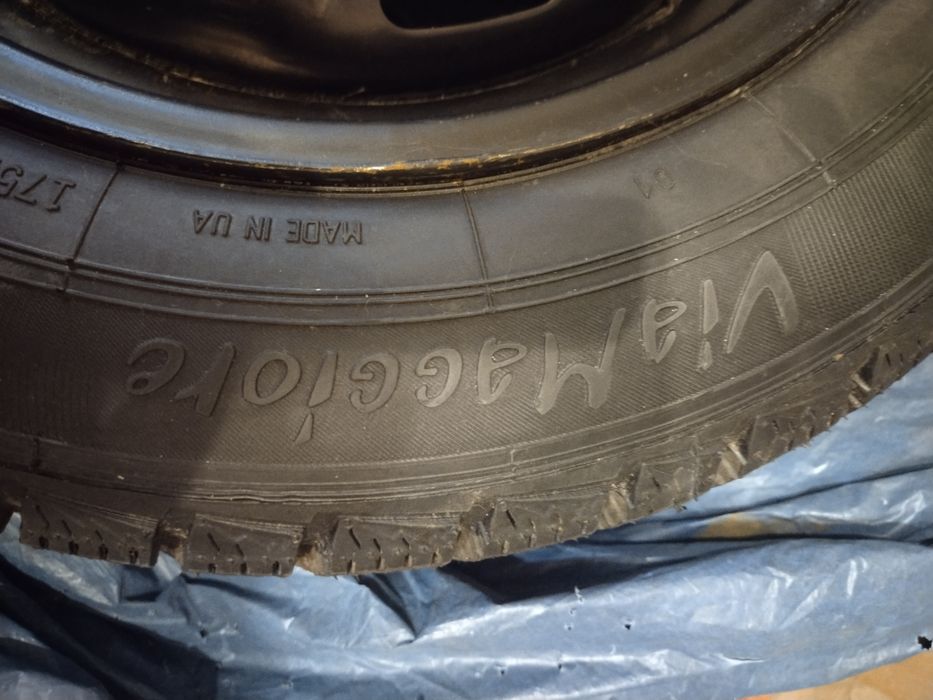 Шины на дисках комплект