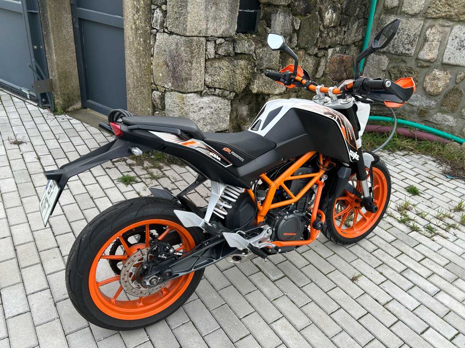 KTM Duke 390 ANO 2015