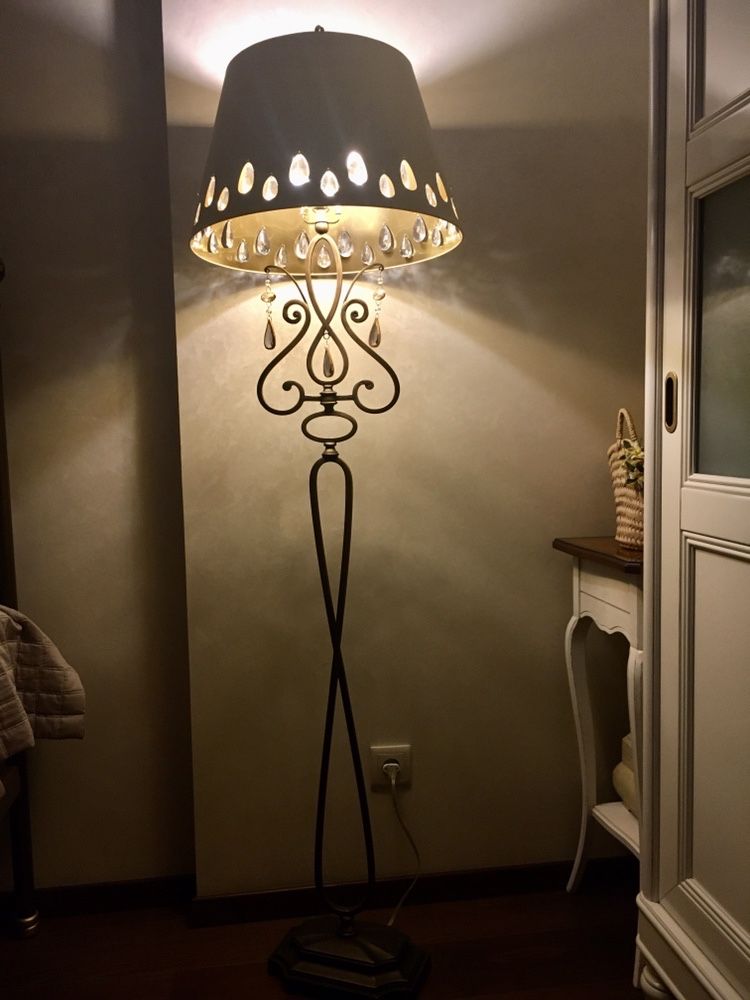 Торшер ( США ) напольный светильник, напольная лампа