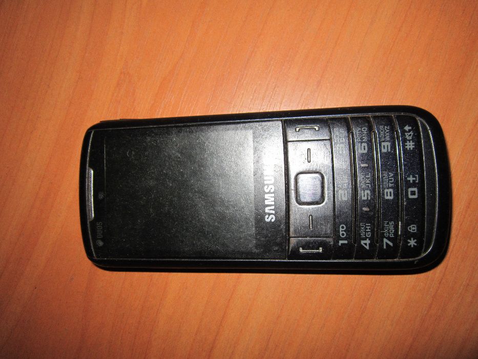 телефон .SAMSUNG на 2 сим-карты