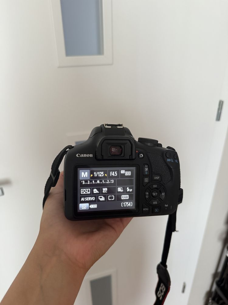Canon Eos 2000d KOMPLET