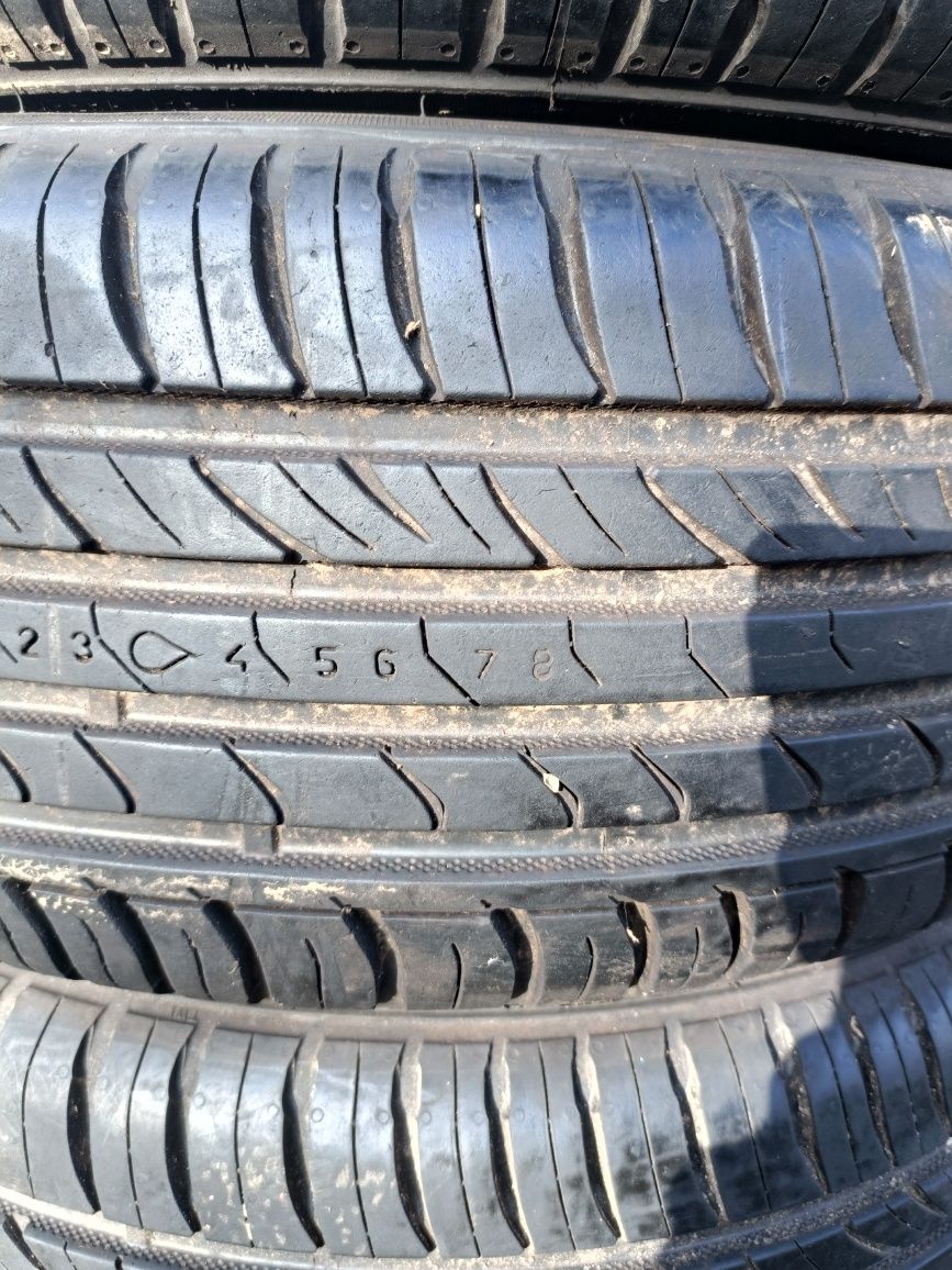 Продам комплект резины Nokian NordMan  SX2  185 65 r14