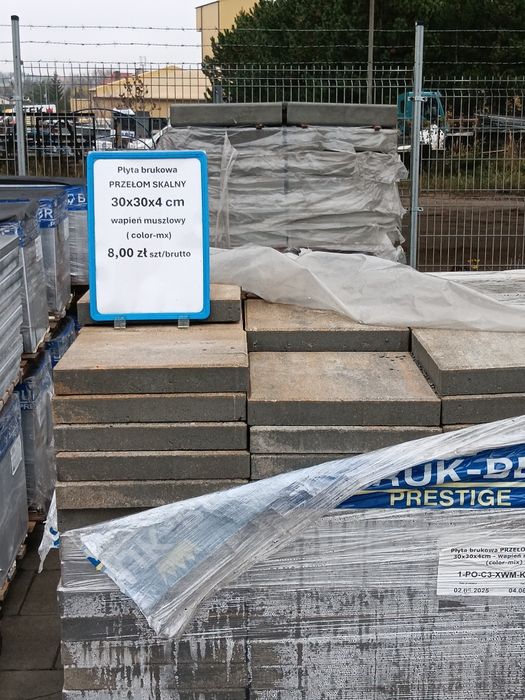 Płyta brukowa  Bruk-Bet Przełom Skalny 30x30x4 cm wapień muszlowy.