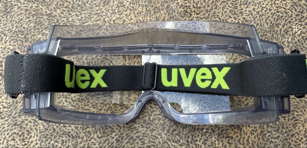 Защитные очки Uvex