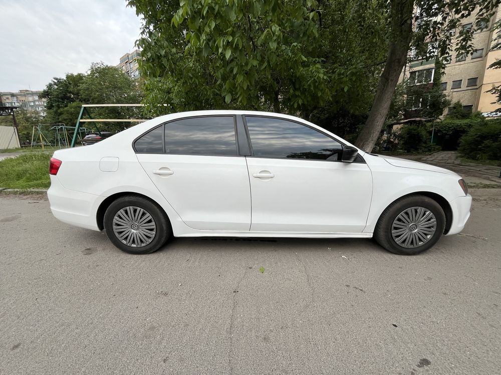 Volkswagen Jetta 2013 2.0 Газ