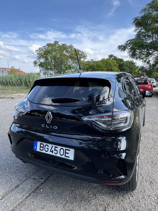 Renault Clio Preto 22/01/2024
