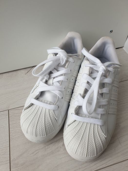 білі (молочні) кросівки Adidas Superstar.Оригінал. 36 розмір, устілка
